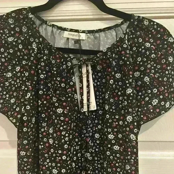 SimpleFun Floral Print Short Sleeve Blouse - Size Large (New with Tags) - Picture 4 of 4